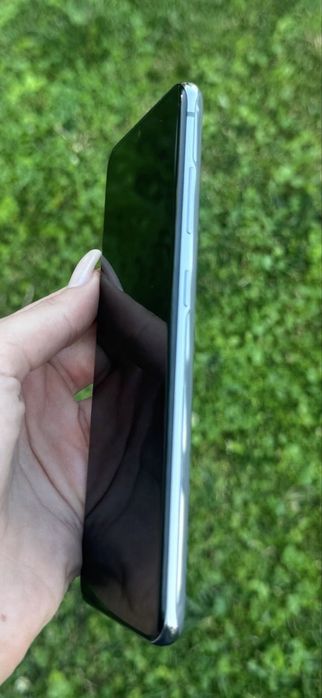 Продам Samsung S20