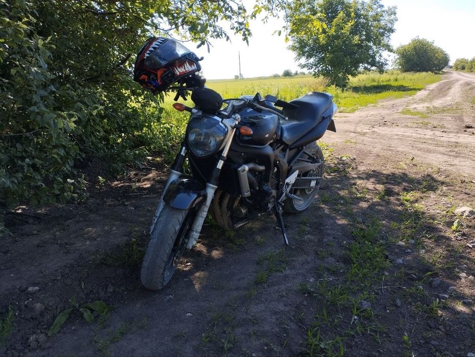 Мотоцикл Yamaha fz600