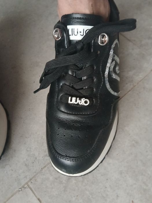 Li JJo buty czarne że srebrnymi cekinami r 38