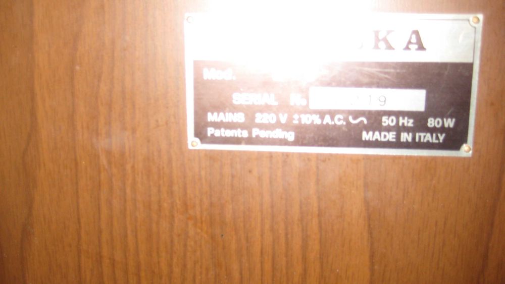 Órgão musical em bom estado geral de conservação a funcionar.