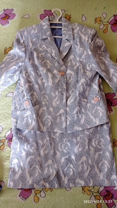 Женский костюм весенне-летний