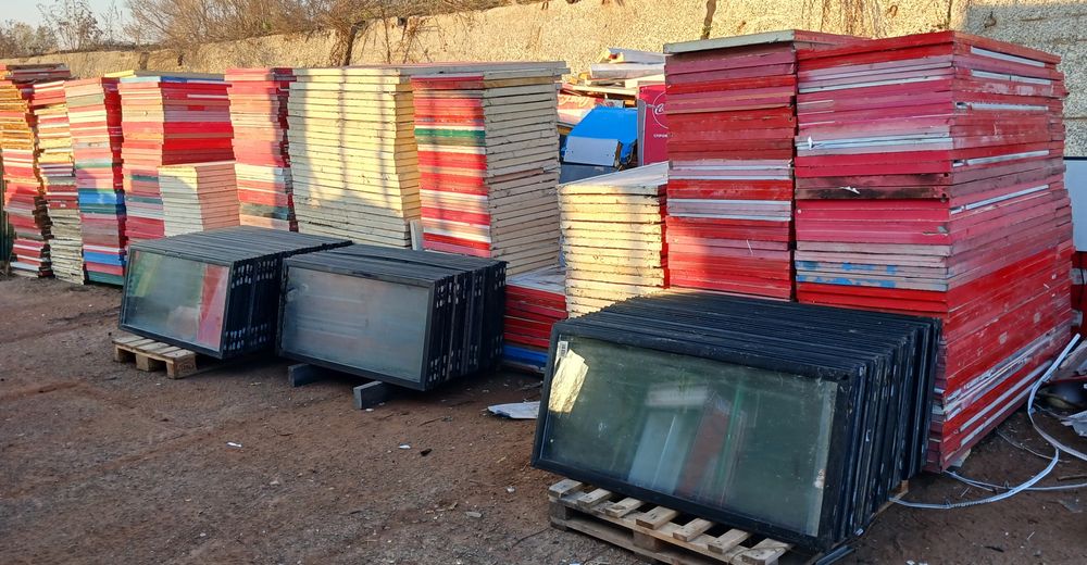 Сендвіч панелі б.в.