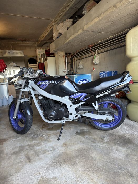 Moto suzuki Gs500E
