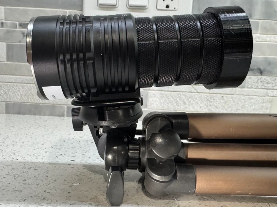 Adaptador de Tripé para Lanterna Sofirn Q8 Pro