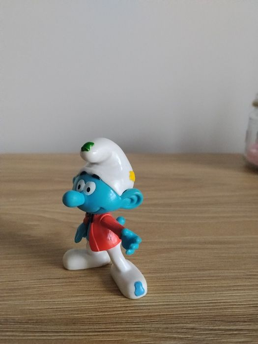 Figurka smerf malarz
