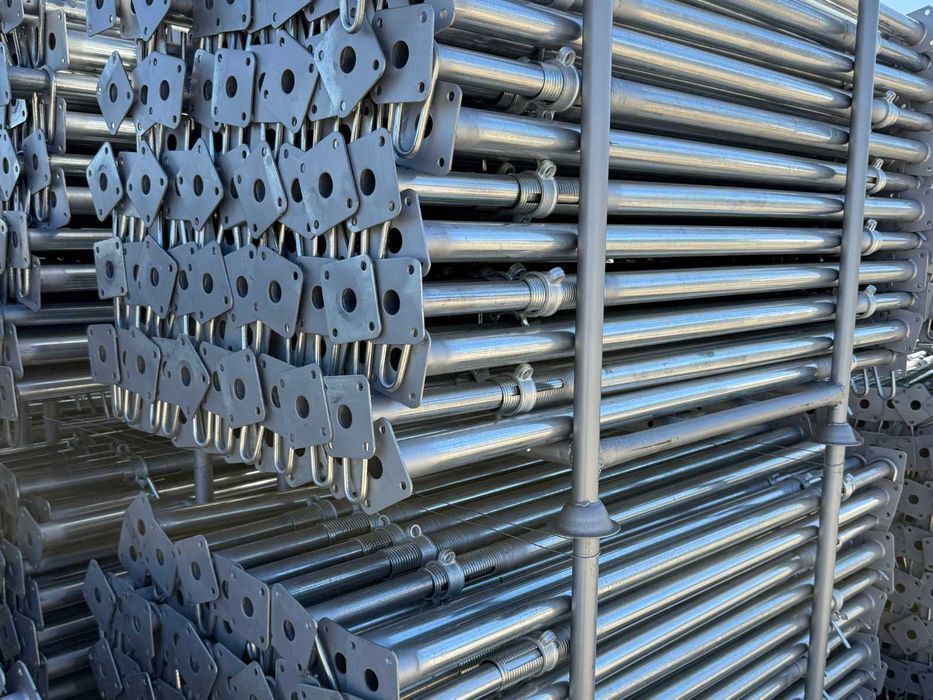 Stemple budowlane metalowe, podpory. Szalunki stropowe. Stęple, sztyce