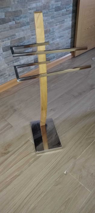 Toalheiro de pé (como novo)