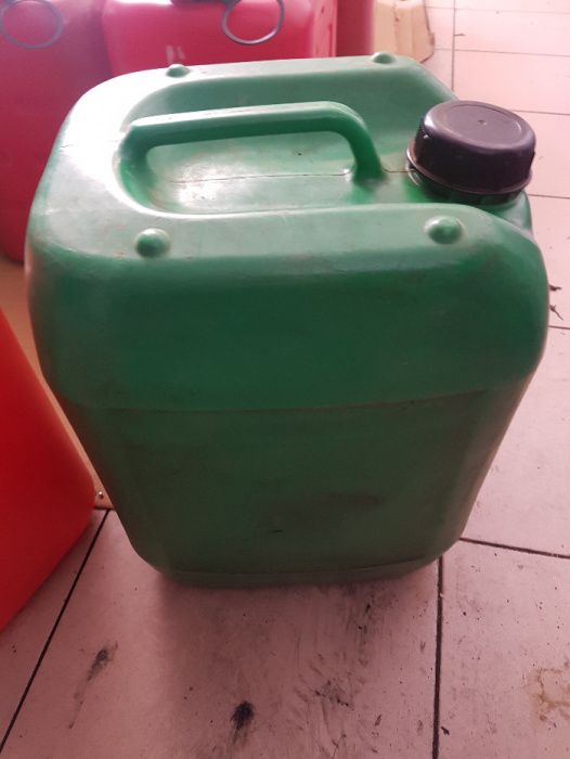 Jerrican para Combustível 20 Litros 15 CADA ( tenho varios a escolha )