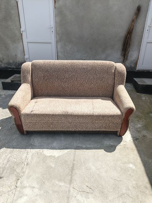 Продам диван в гарному стані