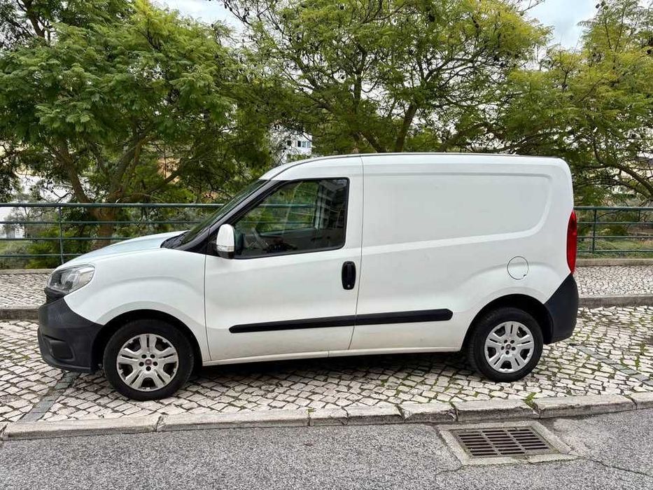 Fiat Doblo 1.3 Multijet 95  3 lugares 2017