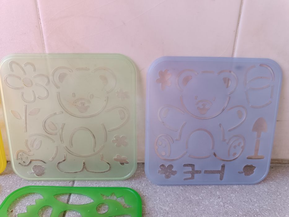 11 Stecils com várias formas para desenho