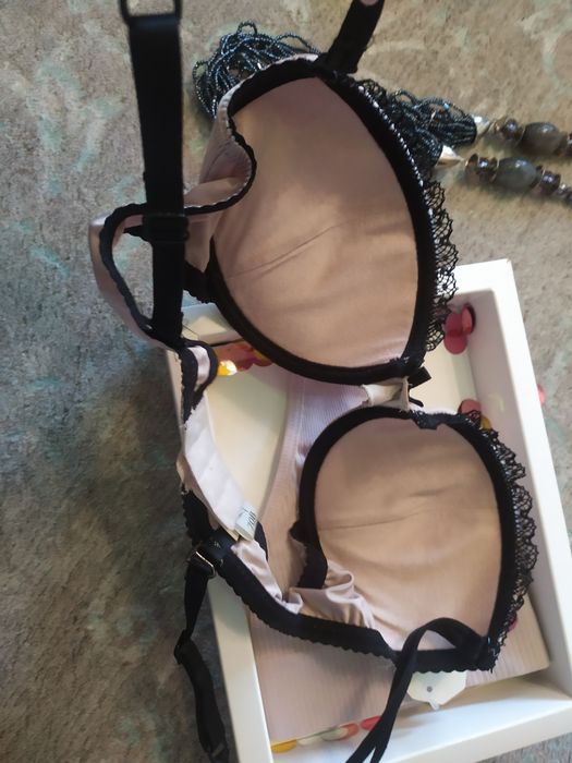 Нижня білизна .Бюстгальтер Kleo (L'etude)