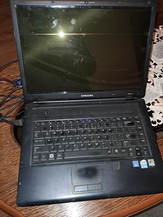 Laptop Samsung NP-R509