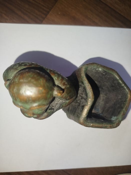 Мавпа материал бронза