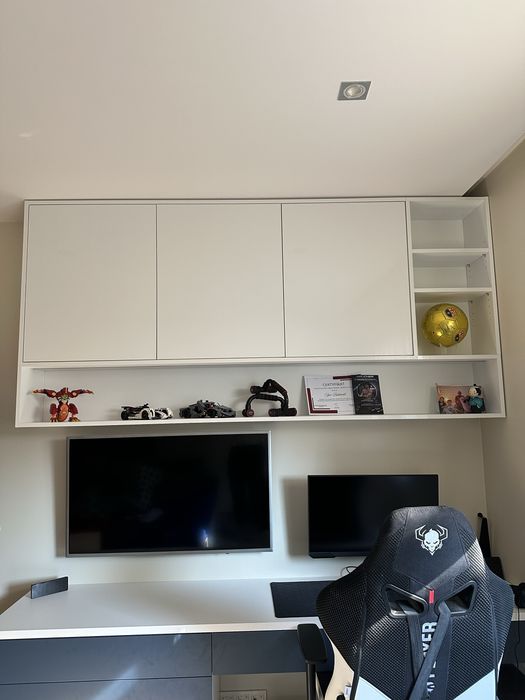 Szafka  szafa biala wiszaca  w polysku z miejscem na led ledy ikea