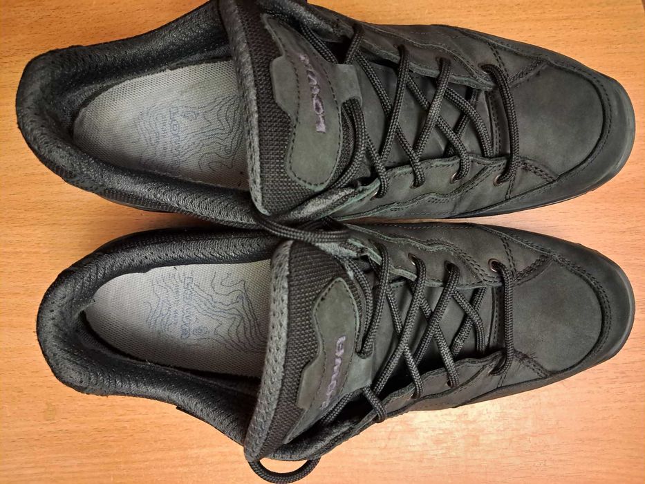 Кроссовки  LOWA Gore Tex  оригинал размер 44 СТЕЛЬКА 28.5см