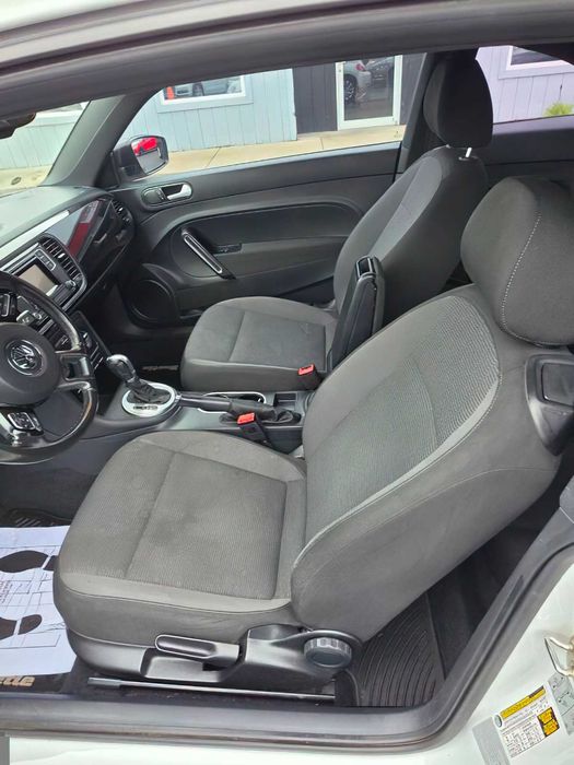 Volkswagen Beetle      2015