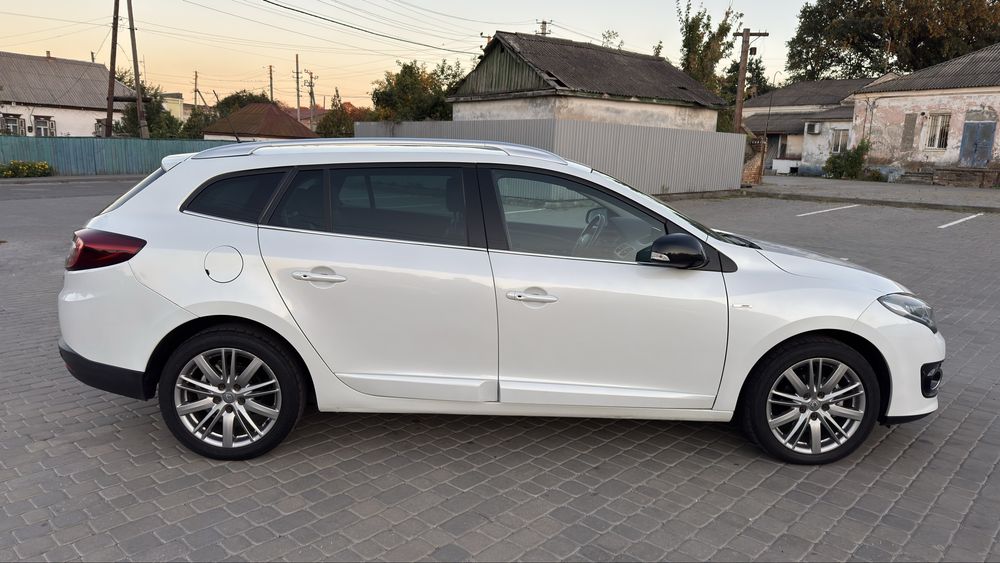 Renault Megane 2016рік BOSE Не фарбований