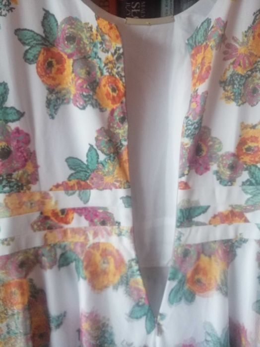 Piękna sukienka 3d r. 46