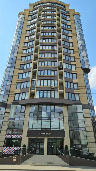 Продам за вигідною ціною 2к в центрі міста! ЖК Гранд Палац