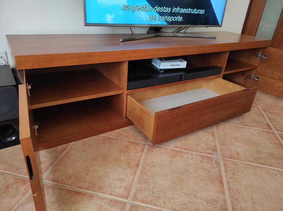 Conjunto sala de jantar - madeira cerejeira