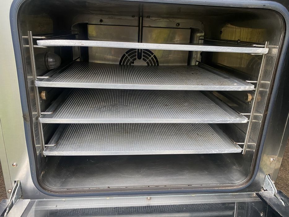 Пароконвекційна піч Hendi