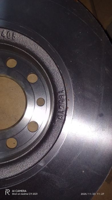 Nowa tarcza hamulcowa GM