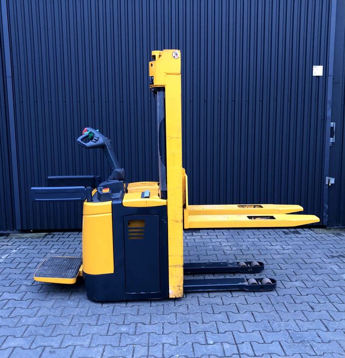 Wynajem wózka widłowego – full serwis, transport, faktura, badanie UDT