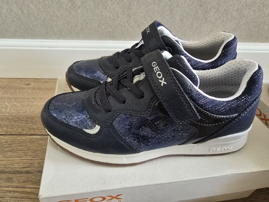 Кроссовки Geox 30, 31,32,33,  Clark's