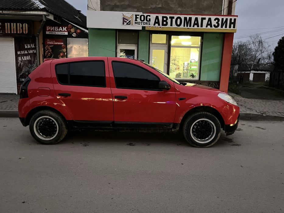 Dacia Sandero 1.4 газ/бензин. Обмін.