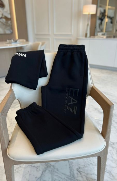 Штани Emporio Armani EA7 L