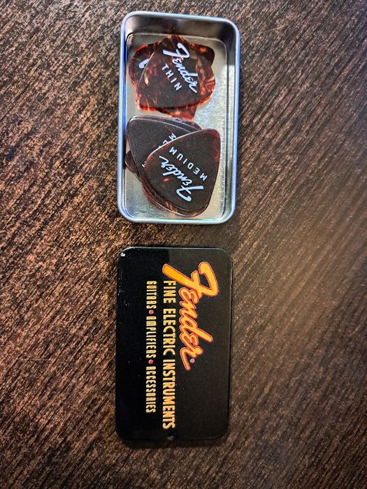 Zestaw kostek Fender