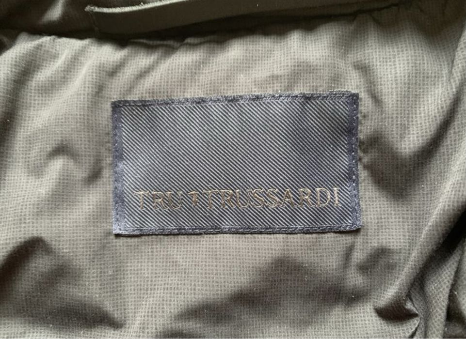 Деми пуховик trussardi