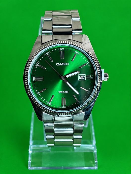 Zegarek casio zielony