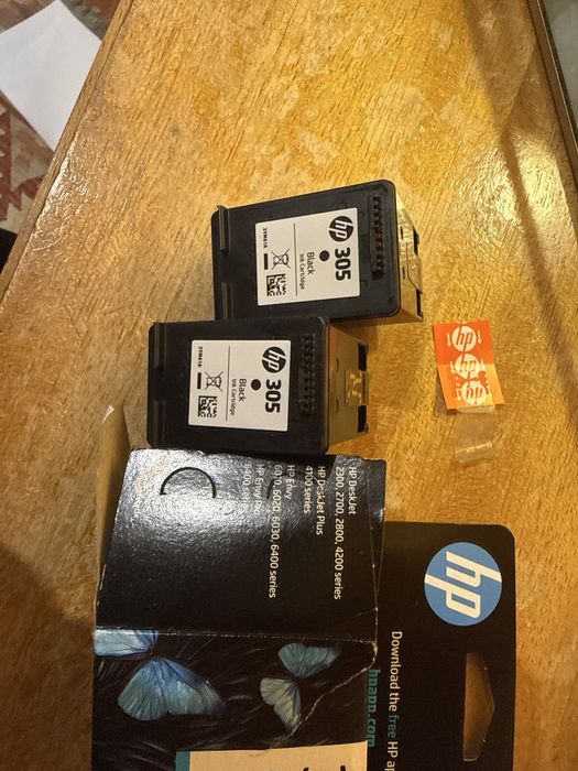 Tinteiros 305 HP novos comprados por engano