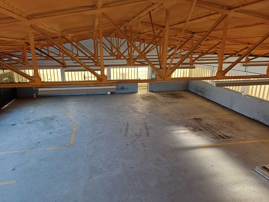 Pavilhao industrial Vila de Cucujaes