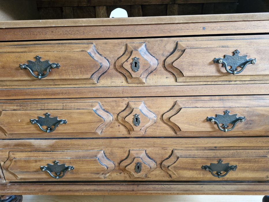 Armário de televisão renovado