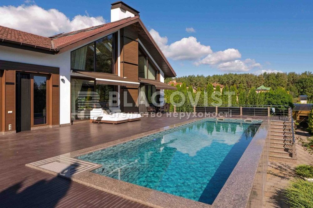 Стоянка БЕЗ % 300м2 Дом с бассейном в закрытом охраняемом КГ