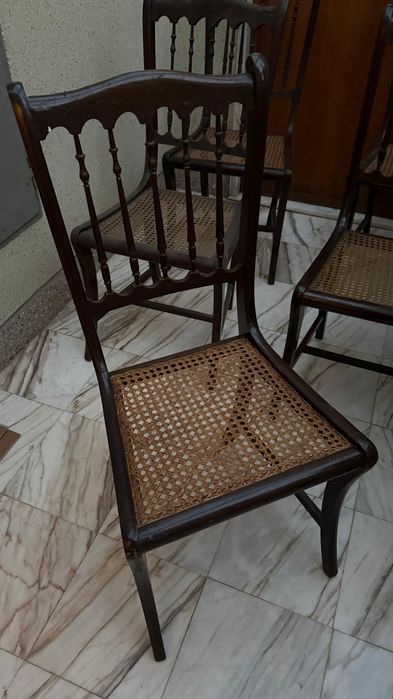 5 Cadeiras de jantar antigas em palhinha