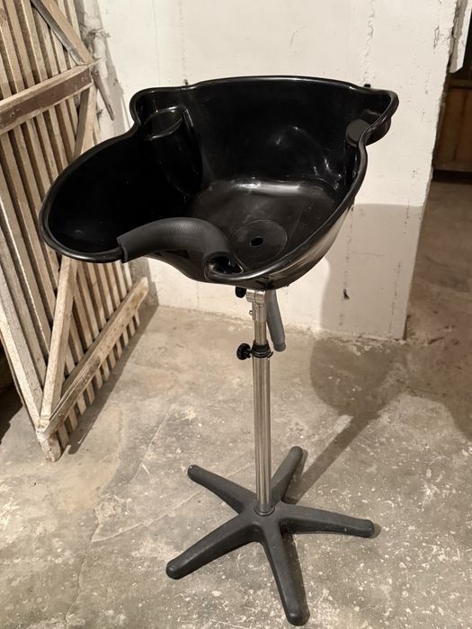 Przenosna myjka fryzierska