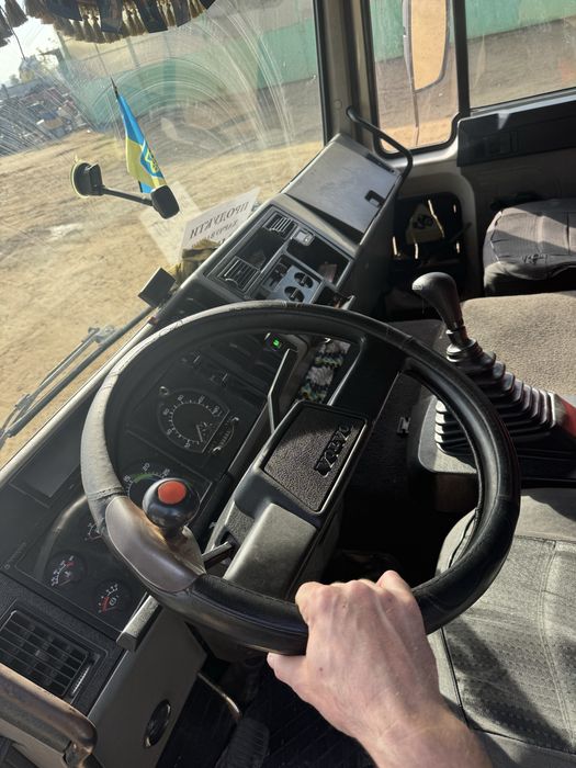 продаж Вольво FL6