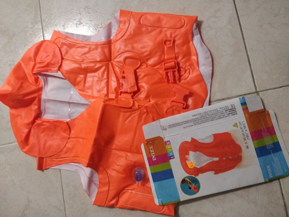 Colete insuflável para criança