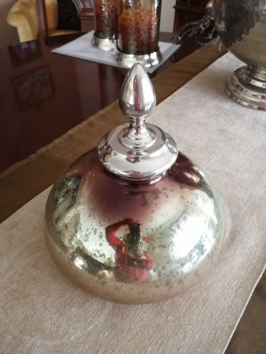 Peça decorativa em vidro, tons prateados