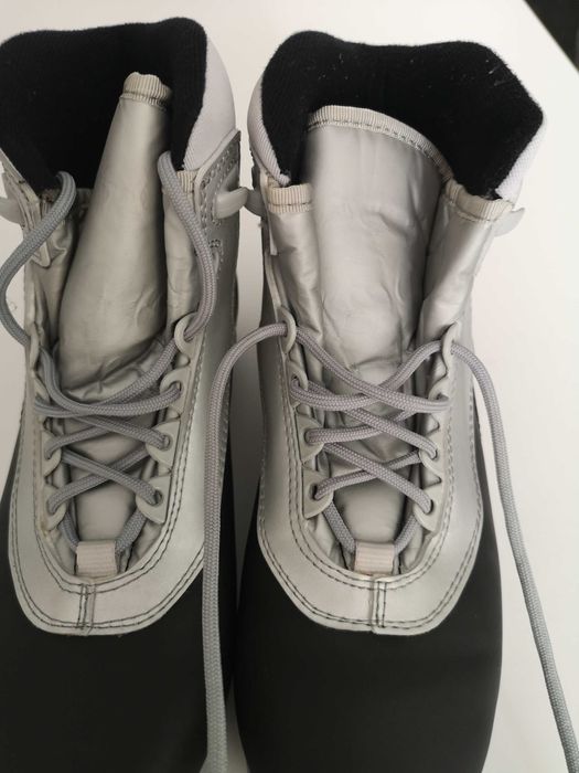 Buty damskie do nart biegowych