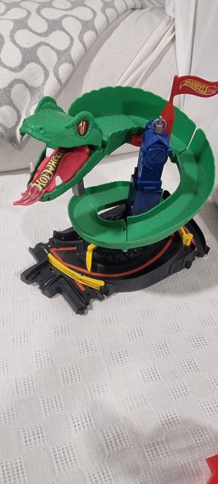Pista HotWheels Cobra