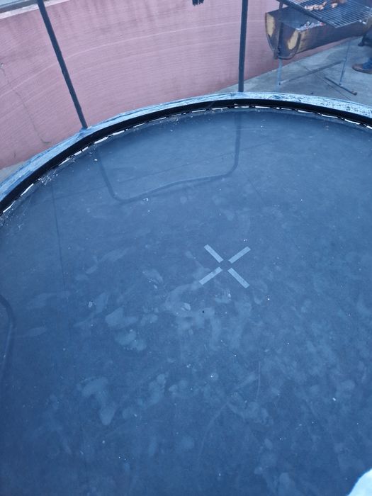 Trampolim em bom estado