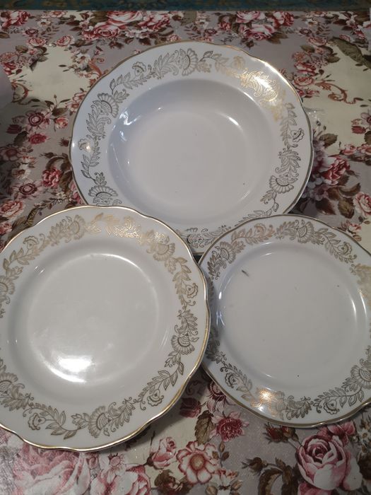 Святкові набори тарілок