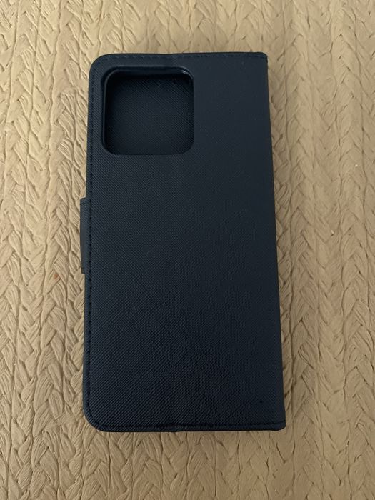 Etui zamykane na telefon Realme Narzo 50- nowe