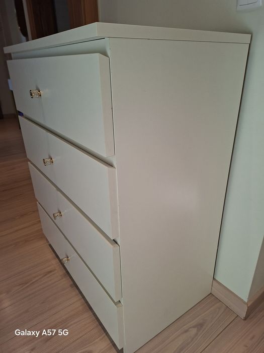 Cómoda MALM branca 4 gavetas
