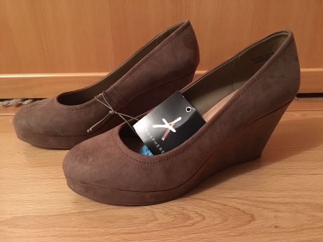 Sapatos NOVOS muito confortáveis Nº 39